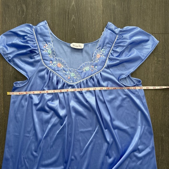 Vtg Vanity Fair M Satin Blue Nylon Embroided Nightgown Dress Robe Set Feminine - Picture 10 of 14